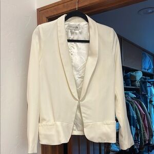 Forever 21 Women's Ivory Blazer M